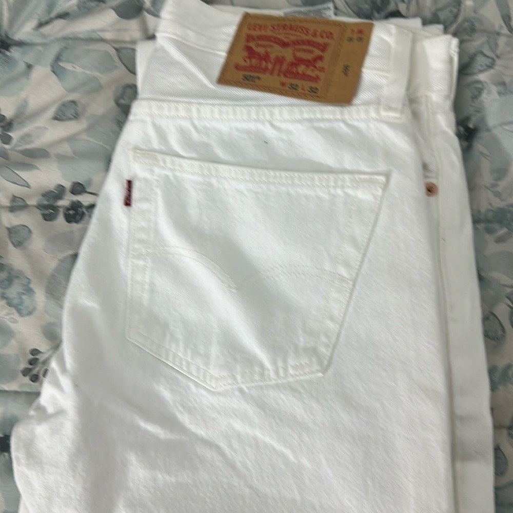 White 501 Levi’s jeans sz 32/30